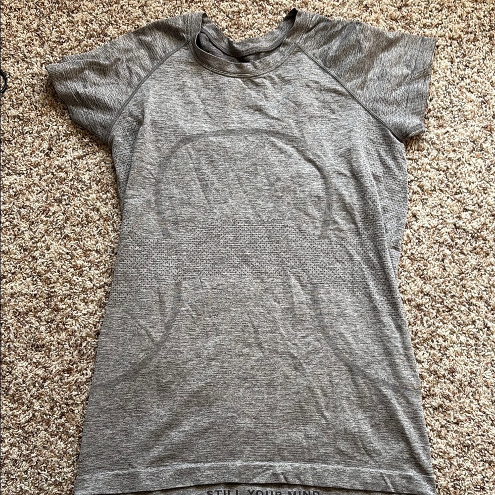 Lululemon Gray Swiftly 2.0 Size 8